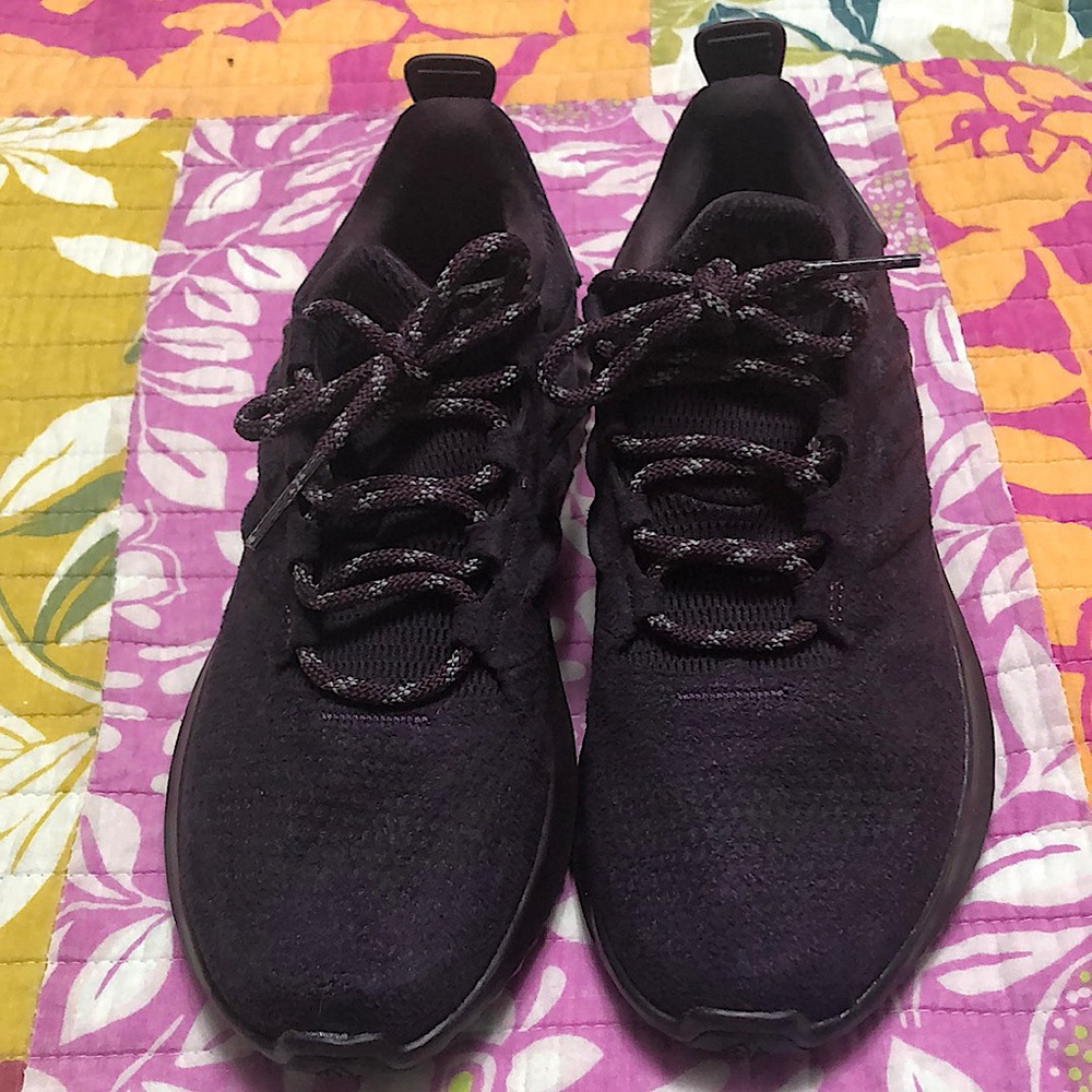 Adidas Deep Purple Tennis shoes Size 6. NWOT.